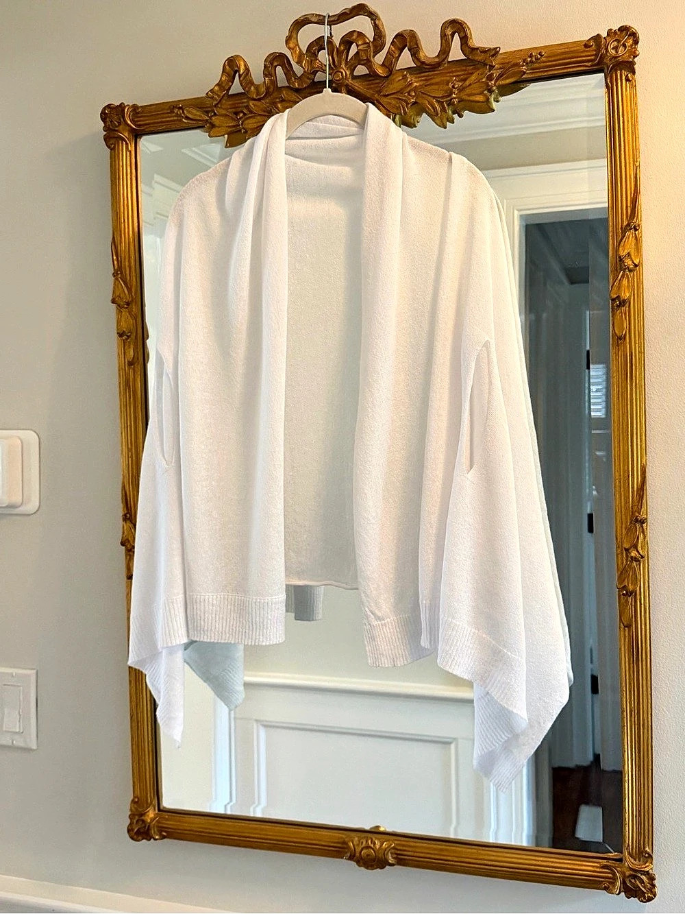 White shawl. Like New